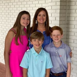 Meet your Posher, Adrienne